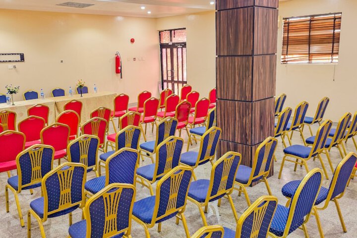 Ballroom/Hall 71 of 81