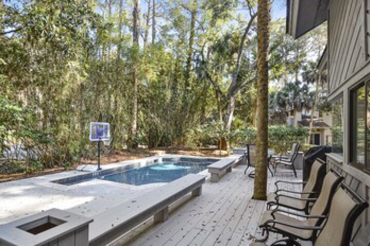 Pool 13 of 22
