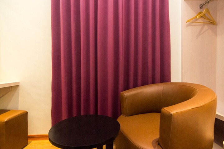 Room 16 of 46