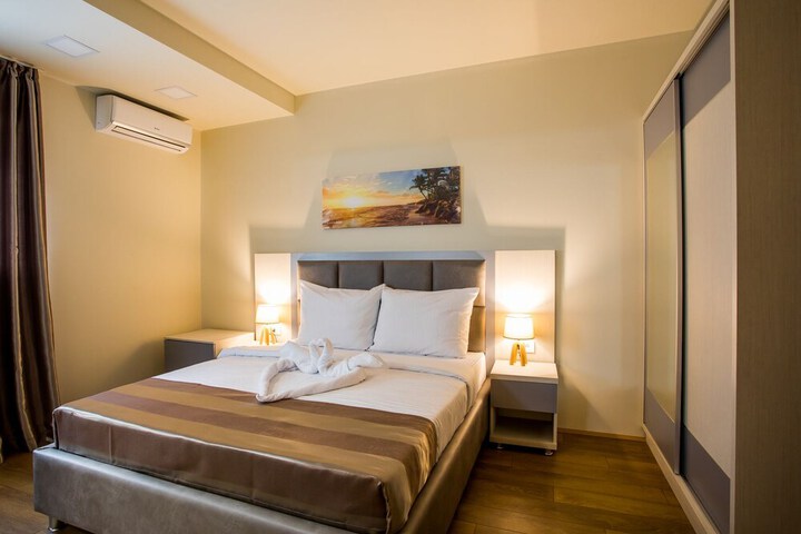 Room 9 of 43