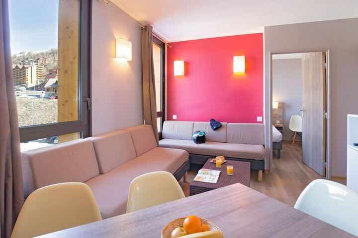 Room 44 of 127