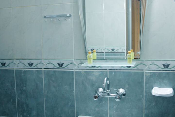 Room 25 of 43