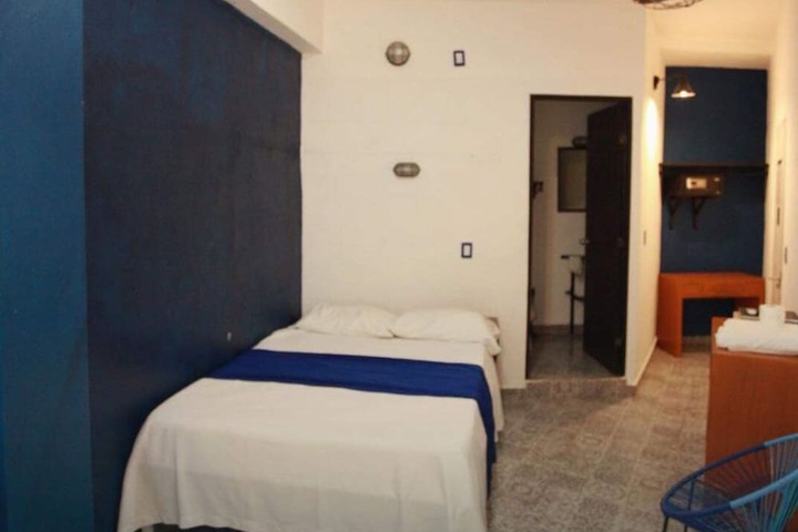 Room 5 of 8