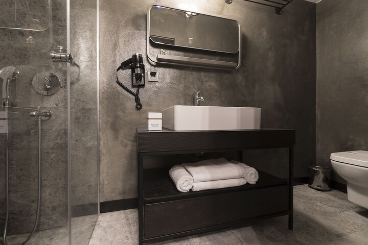 Room 46 of 62