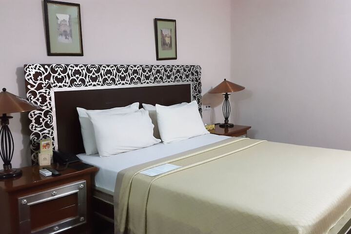 Room 4 of 24