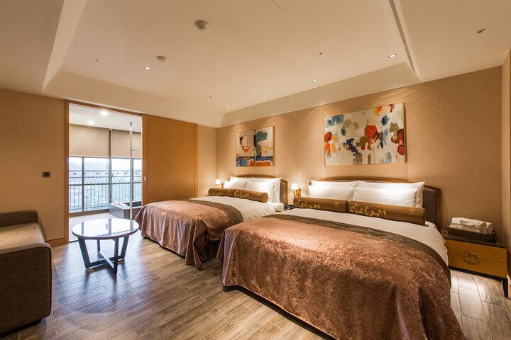 Room 46 of 208