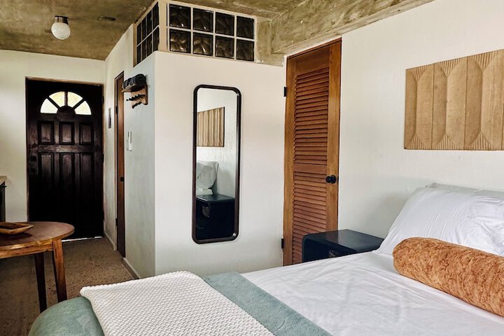 Room 28 of 109