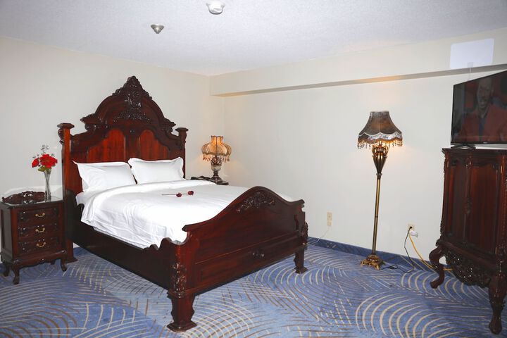 Room 8 of 40