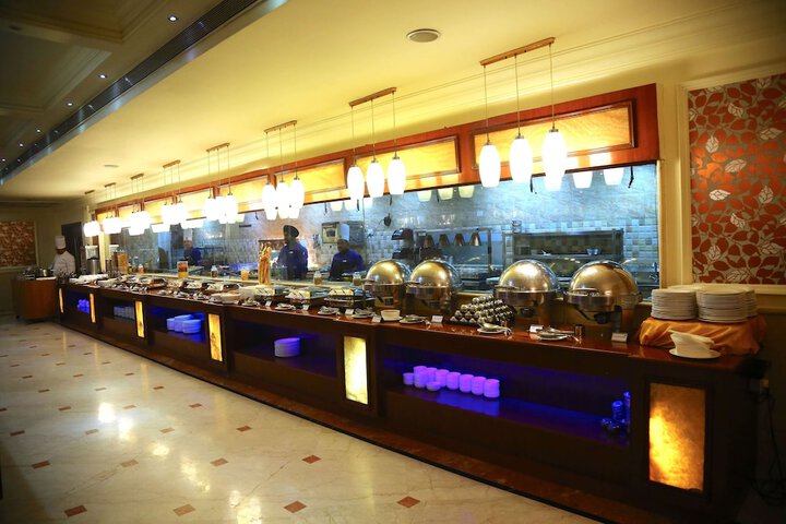 Dining 36 of 58