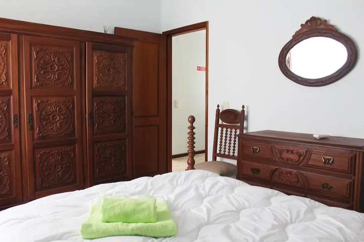 Room 6 of 15