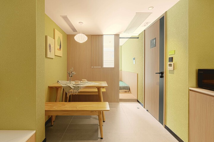 Room 36 of 80