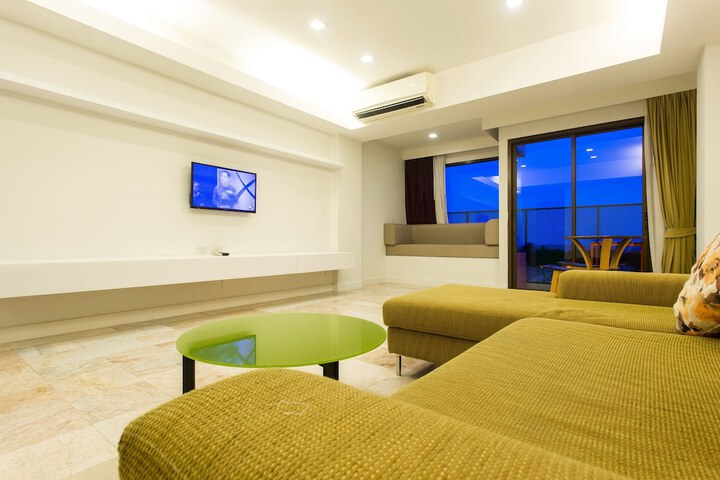 Room 42 of 90