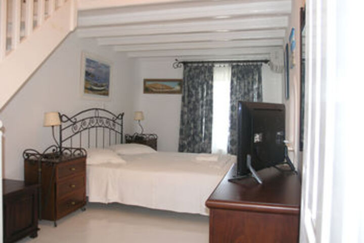 Room 11 of 24