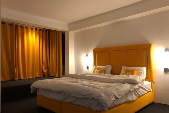 Room 18 of 25