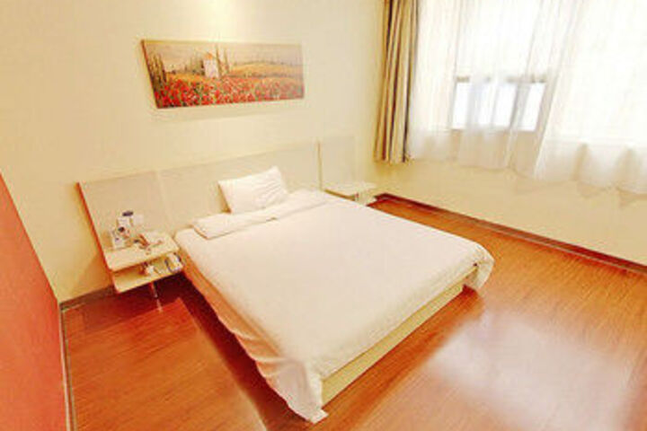 Room 15 of 21