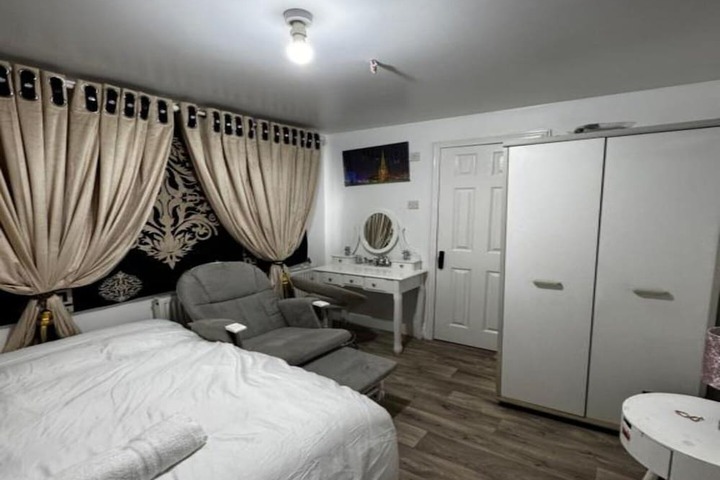 Room 5 of 23