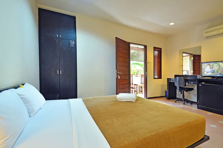 Room 4 of 37