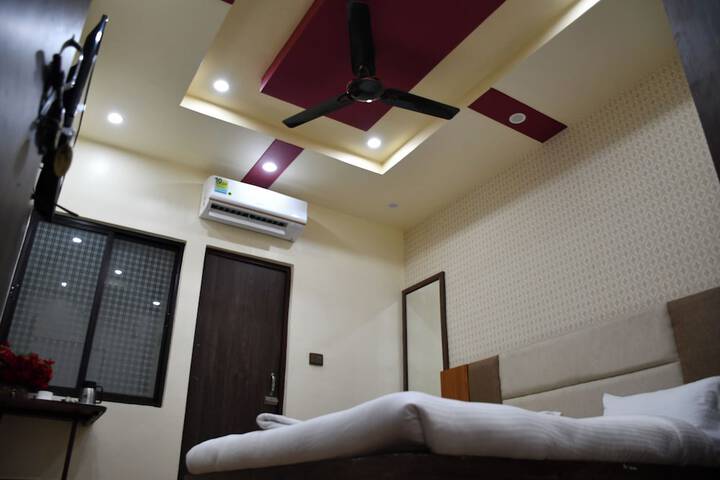 Room 7 of 17