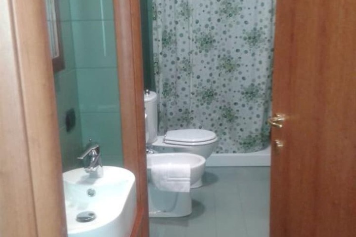 Room 10 of 20