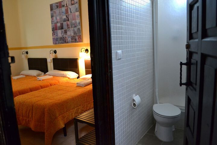 Room 21 of 50