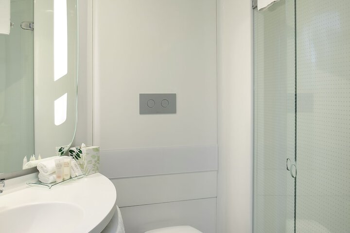 Room 29 of 62