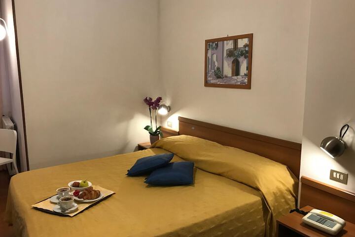 Room 10 of 91