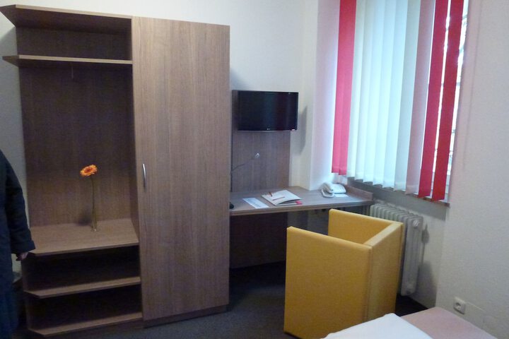 Room 21 of 29