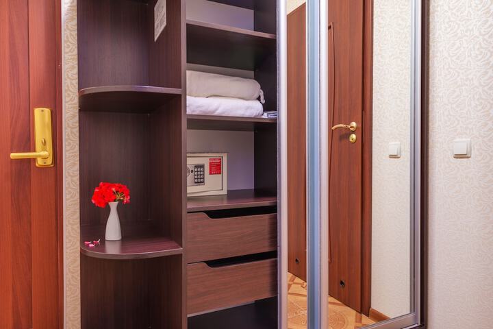 Room 6 of 75