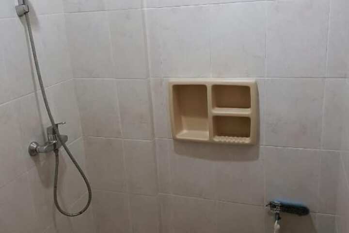 Room 8 of 16
