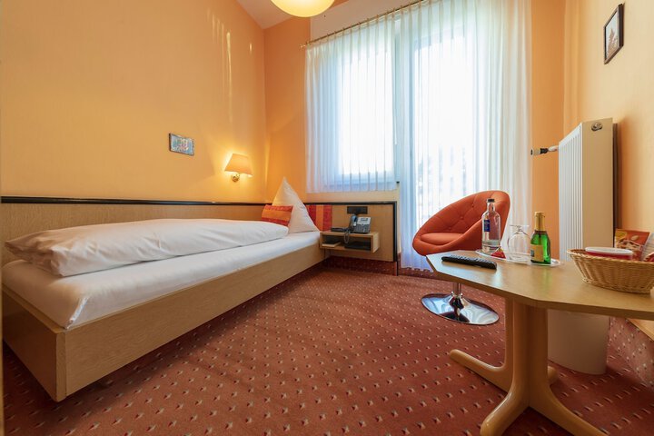 Room 9 of 45