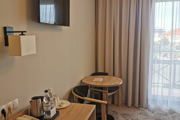 Room 18 of 76