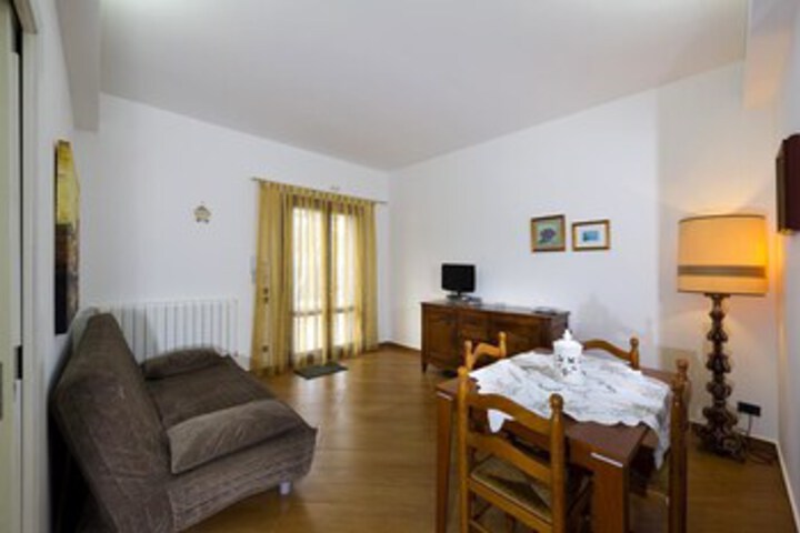 Room 21 of 35