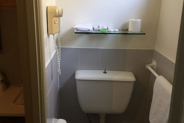 Room 30 of 60