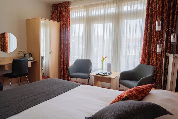 Room 12 of 70