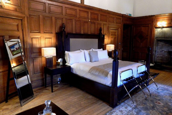 Room 16 of 110