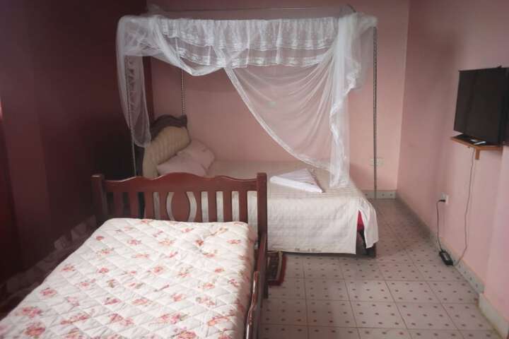Room 7 of 18