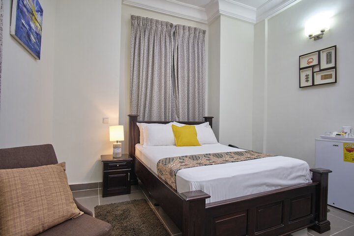 Room 4 of 23