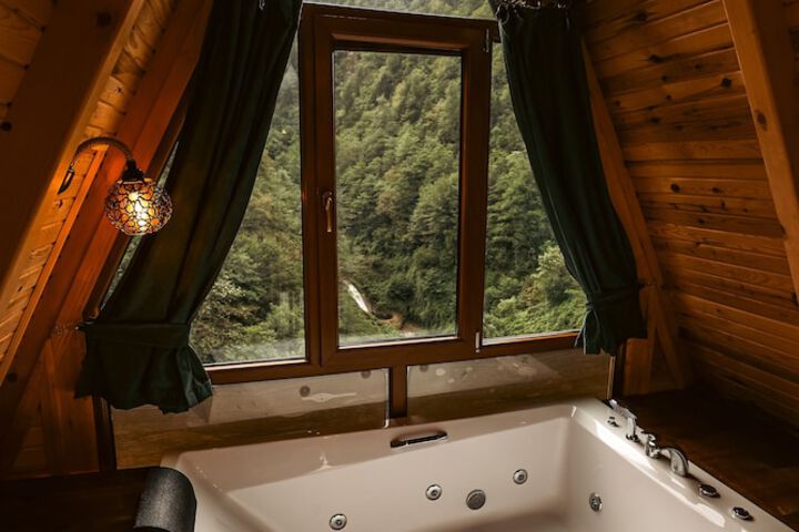 Hot Tub 53 of 64