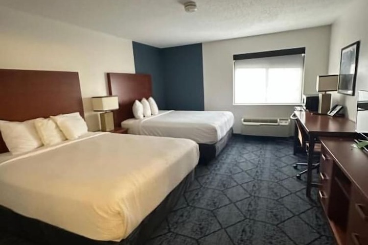 2 Double Beds (6 of 6)