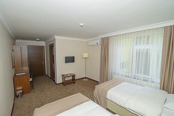 Room 5 of 36