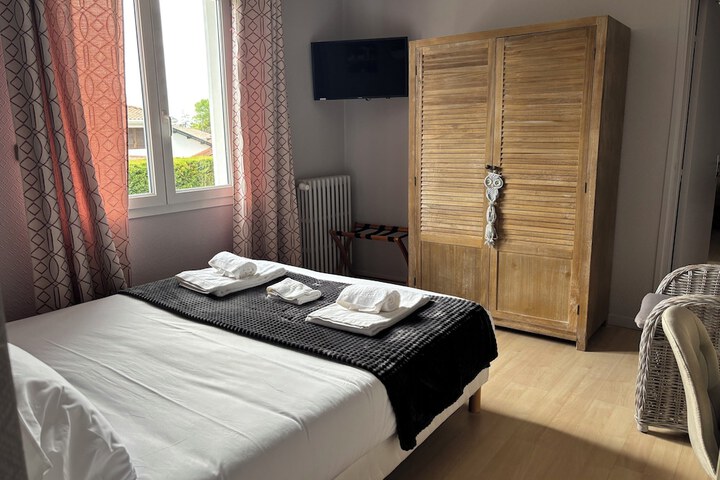 Room 25 of 49
