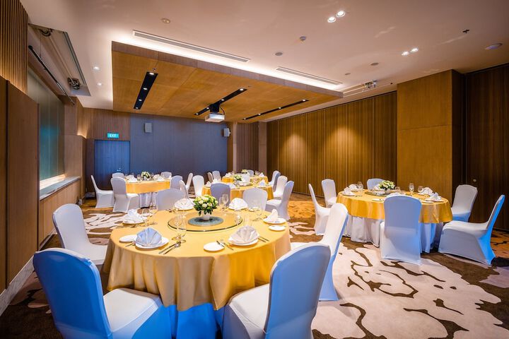 Ballroom/Hall 110 of 139