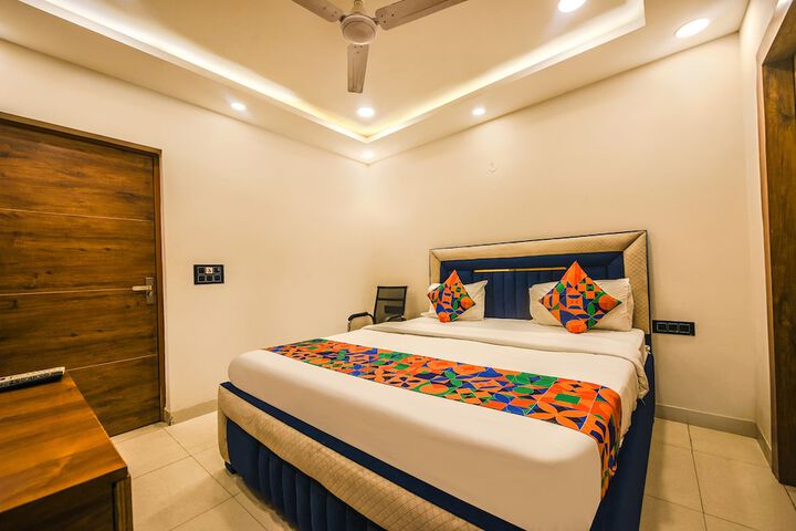 Room 19 of 28