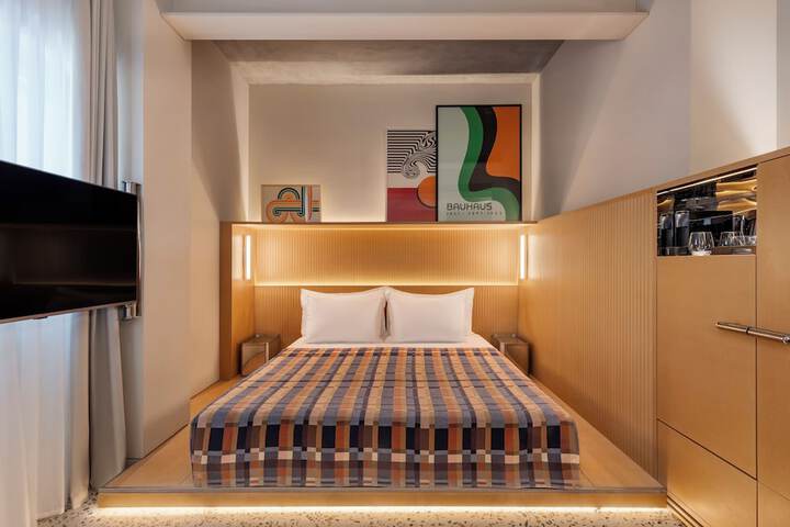 Room 20 of 34
