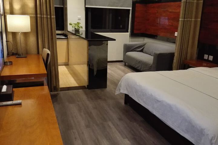 Room 11 of 26