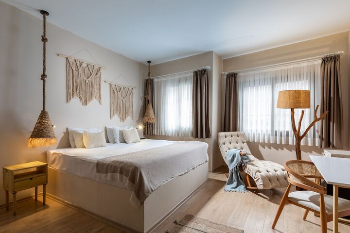 Room 10 of 27