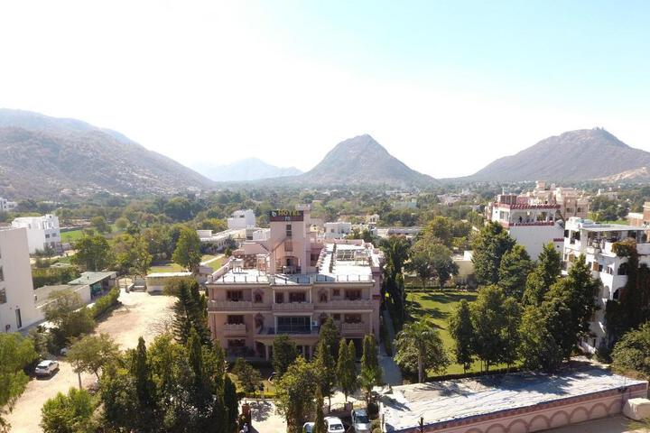 Photo 3