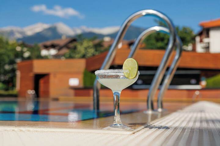 Pools & Facilities