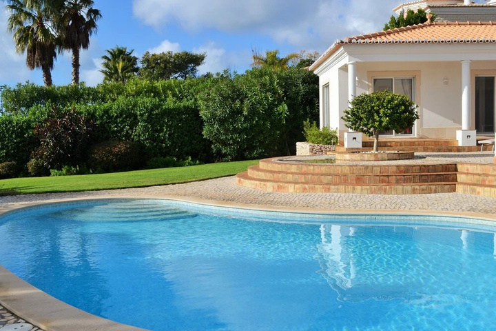 Pool 12 of 16