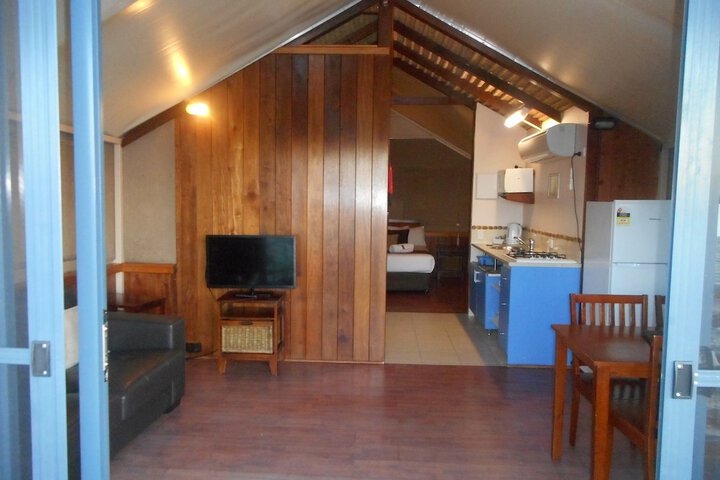 Room 10 of 28